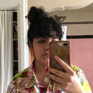 Meet your Posher, Leila